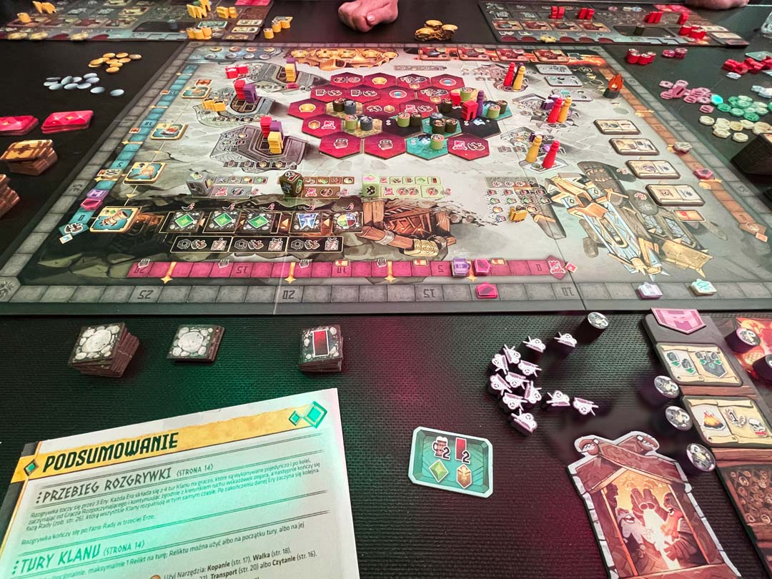 Plansza Covenant, gra wydawnictwa Portal Games (wydanie oryginalne: Devir Games).